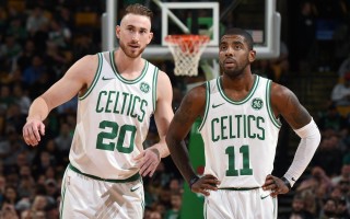 中国足彩竞彩网_爱德华兹：莫布利是我的兄弟，我赛前特意告诉他穿我的鞋